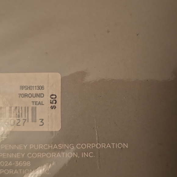 JCPENNEY BRAND ROUND WOVEN TEAL GREEN TABLECLOTH SIZE 70 IN. - Picture 6 of 8